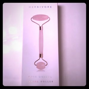 Herbivor rose quartz facial roller- still in box
